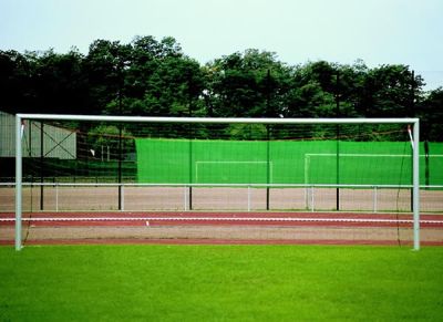 Jobasport Fußballtor - 7,32 x 2,44 m, in Bodenhülsen eckverschweißt, DIN/GS, freie Netzaufhängung